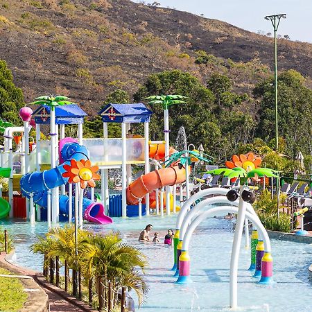 Hotel Golden Park All Inclusive Pocos De Caldas By Nacional Inn Exteriör bild Splash Island