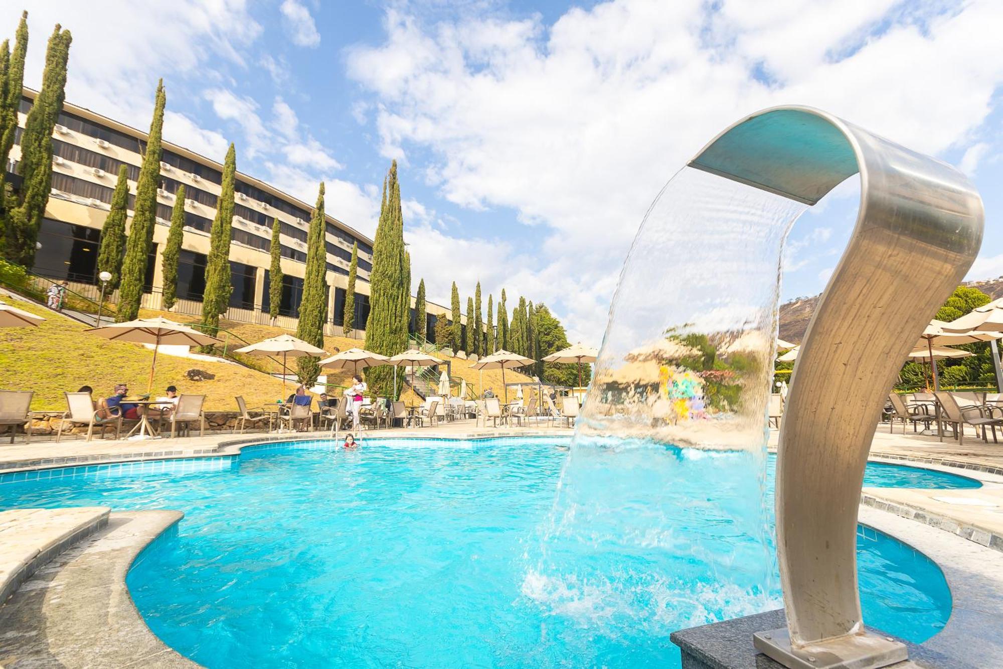 Hotel Golden Park All Inclusive Pocos De Caldas By Nacional Inn Exteriör bild The swimming pool at the hotel